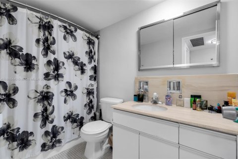 Copropriété à vendre à Miami Beach, Floride: 2 chambres, 95.69 m2 № 1959302 - photo 11