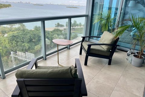 Condominio en alquiler en Miami, Florida, 2 dormitorios, 107.58 m2 № 1936895 - foto 1