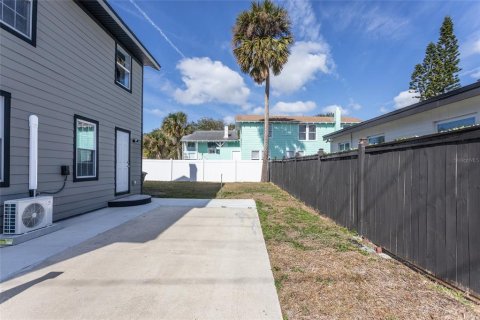 House in Daytona Beach, Florida 3 bedrooms, 106.28 sq.m. № 1553943 - photo 25