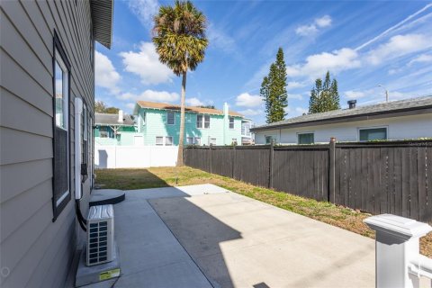 House in Daytona Beach, Florida 3 bedrooms, 106.28 sq.m. № 1553943 - photo 24
