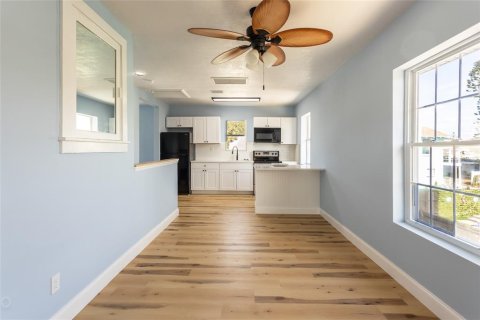 House in Daytona Beach, Florida 3 bedrooms, 106.28 sq.m. № 1553943 - photo 9