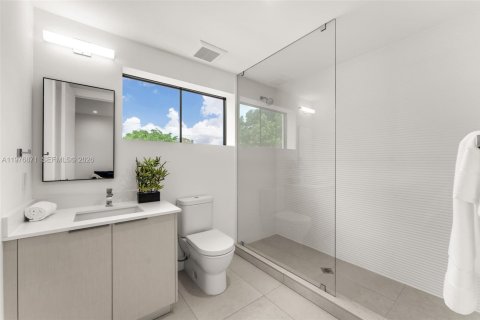 Townhouse in Miami, Florida 3 bedrooms, 211.26 sq.m. № 2041982 - photo 13