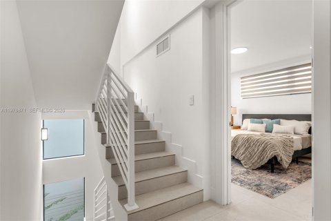 Townhouse in Miami, Florida 3 bedrooms, 211.26 sq.m. № 2041982 - photo 16
