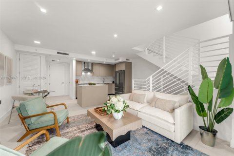 Townhouse in Miami, Florida 3 bedrooms, 211.26 sq.m. № 2041982 - photo 8