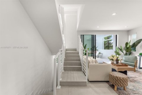 Townhouse in Miami, Florida 3 bedrooms, 211.26 sq.m. № 2041982 - photo 7