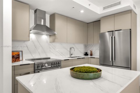 Townhouse in Miami, Florida 3 bedrooms, 211.26 sq.m. № 2041982 - photo 10