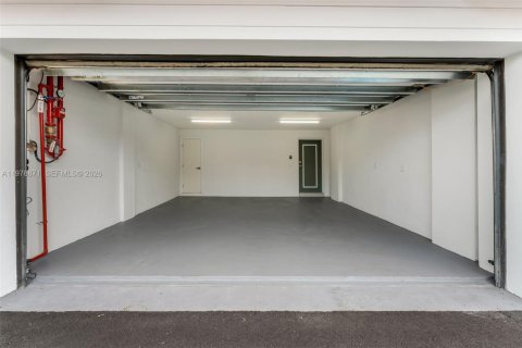 Townhouse in Miami, Florida 3 bedrooms, 211.26 sq.m. № 2041982 - photo 27