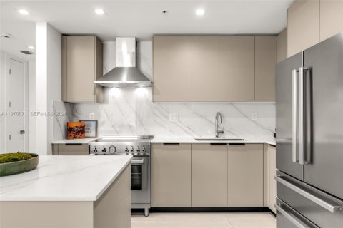 Townhouse in Miami, Florida 3 bedrooms, 211.26 sq.m. № 2041982 - photo 9