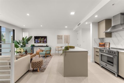 Townhouse in Miami, Florida 3 bedrooms, 211.26 sq.m. № 2041982 - photo 5