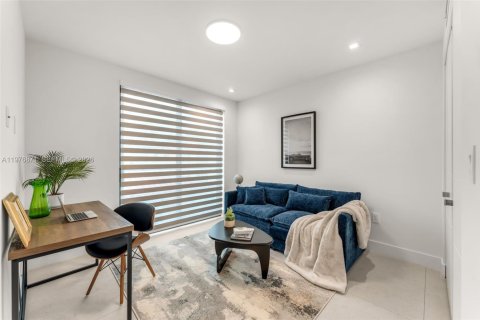 Townhouse in Miami, Florida 3 bedrooms, 211.26 sq.m. № 2041982 - photo 11