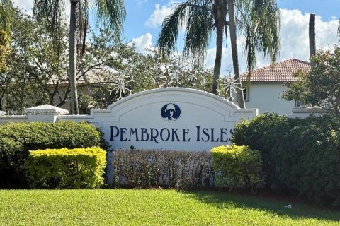 Townhouse in Pembroke Pines, Florida 3 bedrooms, 117.34 sq.m. № 1993314 - photo 29