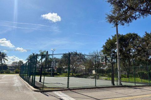 Townhouse in Pembroke Pines, Florida 3 bedrooms, 117.34 sq.m. № 1993314 - photo 28