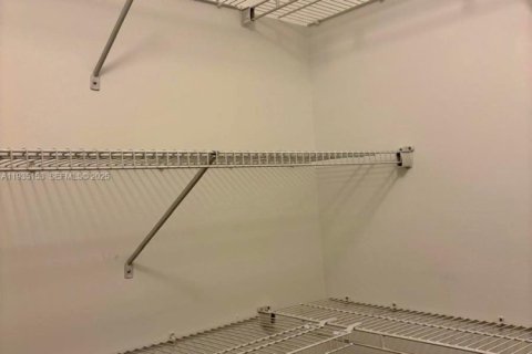 Townhouse in Pembroke Pines, Florida 3 bedrooms, 117.34 sq.m. № 1993314 - photo 10