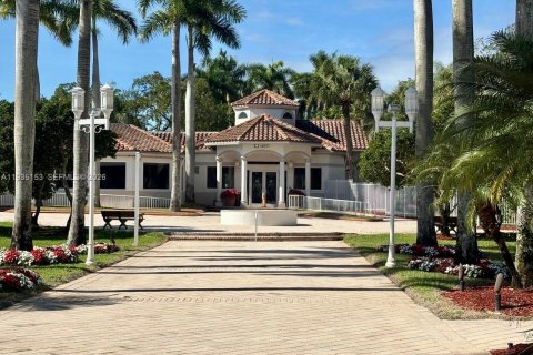 Townhouse in Pembroke Pines, Florida 3 bedrooms, 117.34 sq.m. № 1993314 - photo 17