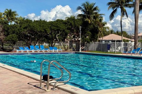 Townhouse in Pembroke Pines, Florida 3 bedrooms, 117.34 sq.m. № 1993314 - photo 18