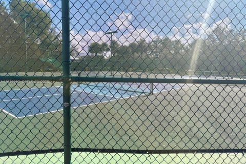 Townhouse in Pembroke Pines, Florida 3 bedrooms, 117.34 sq.m. № 1993314 - photo 27