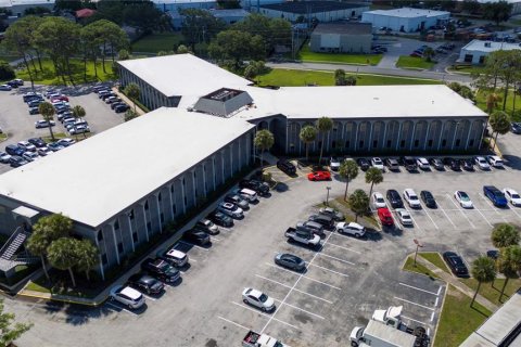 Propiedad comercial en alquiler en Orlando, Florida, 845.41 m2 № 2116027 - foto 14