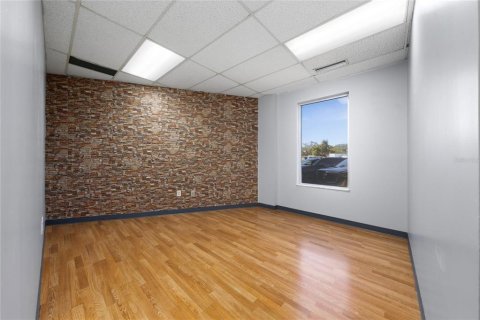 Propiedad comercial en alquiler en Orlando, Florida, 845.41 m2 № 2116027 - foto 25