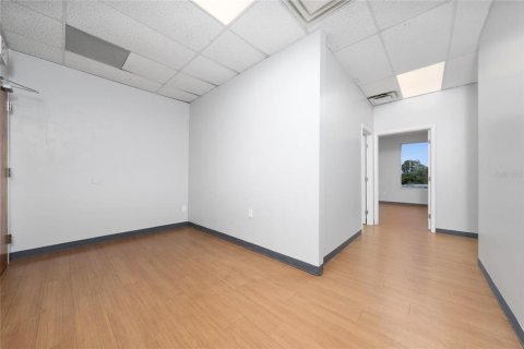 Propiedad comercial en alquiler en Orlando, Florida, 845.41 m2 № 2116027 - foto 3