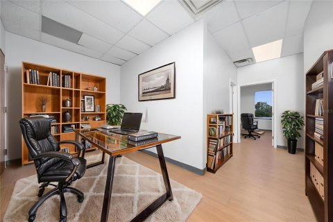 Propiedad comercial en alquiler en Orlando, Florida, 845.41 m2 № 2116027 - foto 5