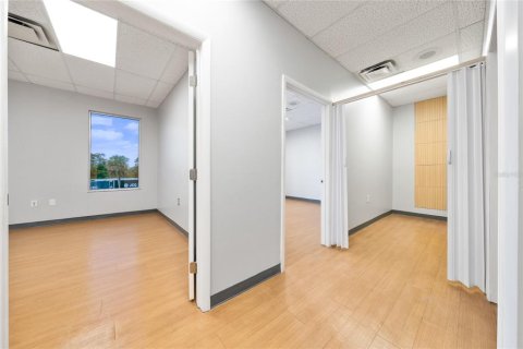 Propiedad comercial en alquiler en Orlando, Florida, 845.41 m2 № 2116027 - foto 6