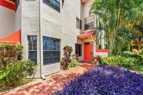 Condo in Delray Beach, Florida, 2 bedrooms № 2190896 - photo 2