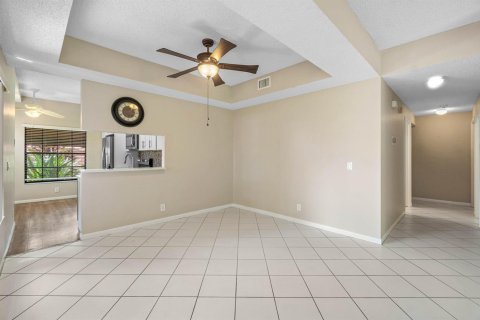 Condo in Delray Beach, Florida, 2 bedrooms № 2190896 - photo 12