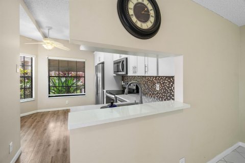 Condo in Delray Beach, Florida, 2 bedrooms № 2190896 - photo 14