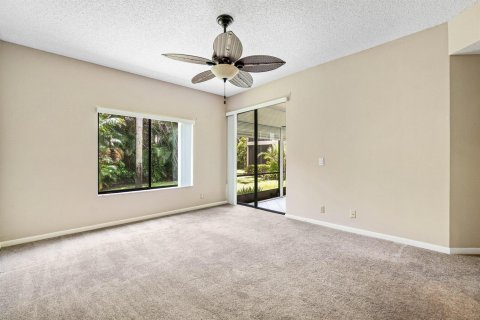 Condo in Delray Beach, Florida, 2 bedrooms № 2190896 - photo 22