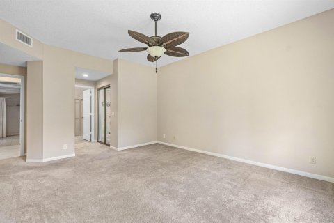 Condo in Delray Beach, Florida, 2 bedrooms № 2190896 - photo 24