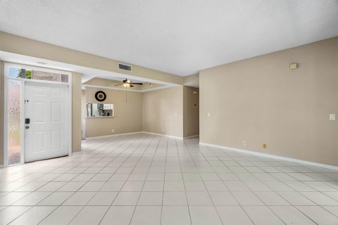 Condo in Delray Beach, Florida, 2 bedrooms № 2190896 - photo 4