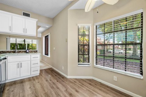 Condo in Delray Beach, Florida, 2 bedrooms № 2190896 - photo 18