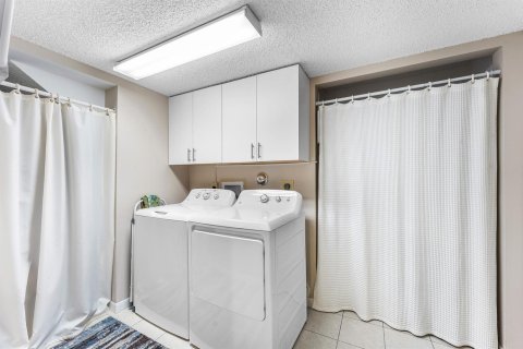 Condo in Delray Beach, Florida, 2 bedrooms № 2190896 - photo 30