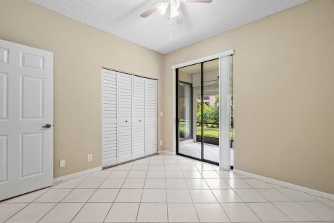 Condo in Delray Beach, Florida, 2 bedrooms № 2190896 - photo 28