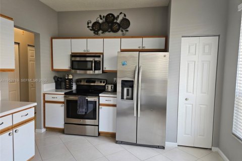 House in Stuart, Florida 3 bedrooms, 143.16 sq.m. № 2009542 - photo 6