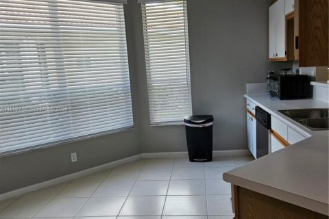 House in Stuart, Florida 3 bedrooms, 143.16 sq.m. № 2009542 - photo 26