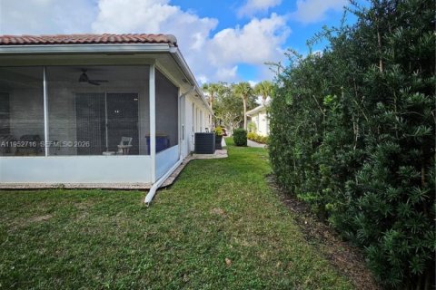 House in Stuart, Florida 3 bedrooms, 143.16 sq.m. № 2009542 - photo 22