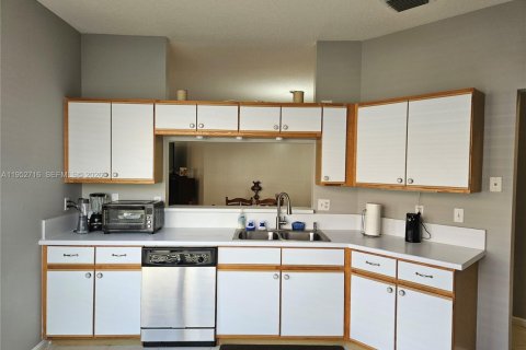 House in Stuart, Florida 3 bedrooms, 143.16 sq.m. № 2009542 - photo 5