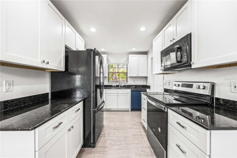 House in Sarasota, Florida 3 bedrooms, 130.43 sq.m. № 1853095 - photo 15