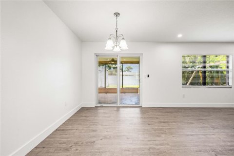House in Sarasota, Florida 3 bedrooms, 130.43 sq.m. № 1853095 - photo 12