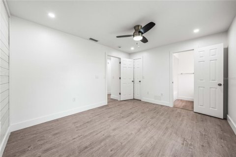 House in Sarasota, Florida 3 bedrooms, 130.43 sq.m. № 1853095 - photo 23