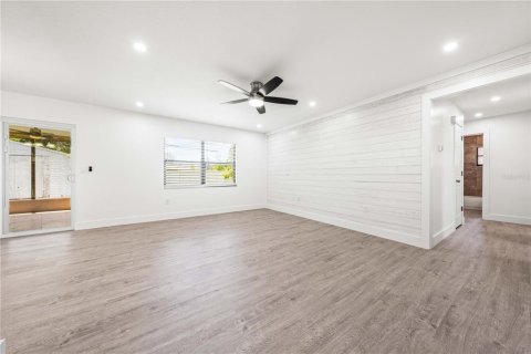 House in Sarasota, Florida 3 bedrooms, 130.43 sq.m. № 1853095 - photo 7
