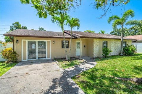 House in Sarasota, Florida 3 bedrooms, 130.43 sq.m. № 1853095 - photo 4