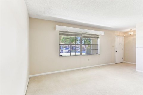 House in Longwood, Florida 4 bedrooms, 172.8 sq.m. № 1734916 - photo 6