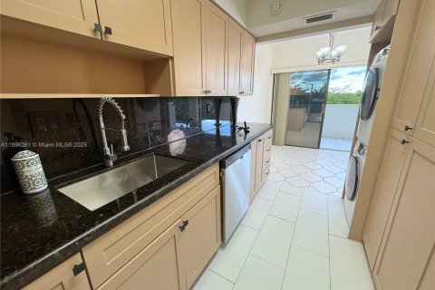 Copropriété à vendre à Miami, Floride: 2 chambres, 108.7 m2 № 1947893 - photo 16