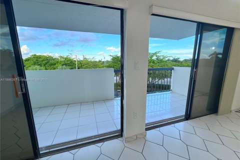 Copropriété à vendre à Miami, Floride: 2 chambres, 108.7 m2 № 1947893 - photo 8
