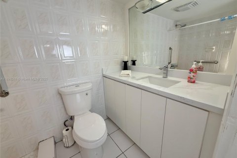 Copropriété à vendre à Miami, Floride: 2 chambres, 108.7 m2 № 1947893 - photo 29