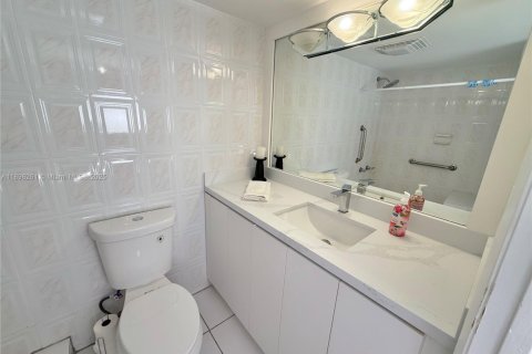 Copropriété à vendre à Miami, Floride: 2 chambres, 108.7 m2 № 1947893 - photo 26