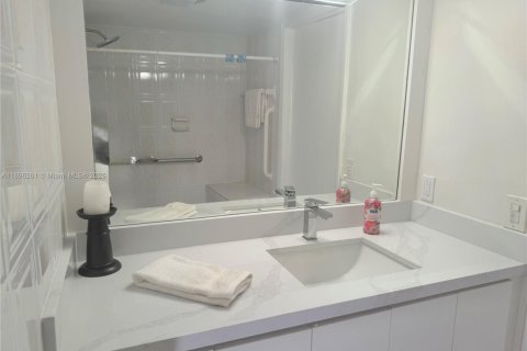 Copropriété à vendre à Miami, Floride: 2 chambres, 108.7 m2 № 1947893 - photo 28