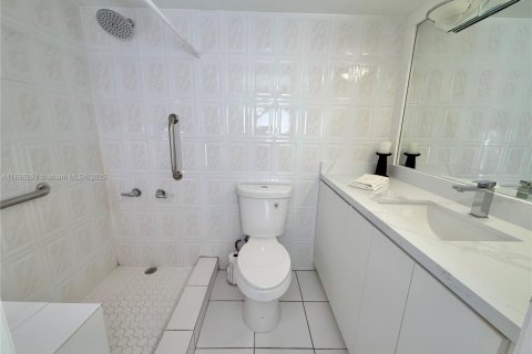 Copropriété à vendre à Miami, Floride: 2 chambres, 108.7 m2 № 1947893 - photo 27